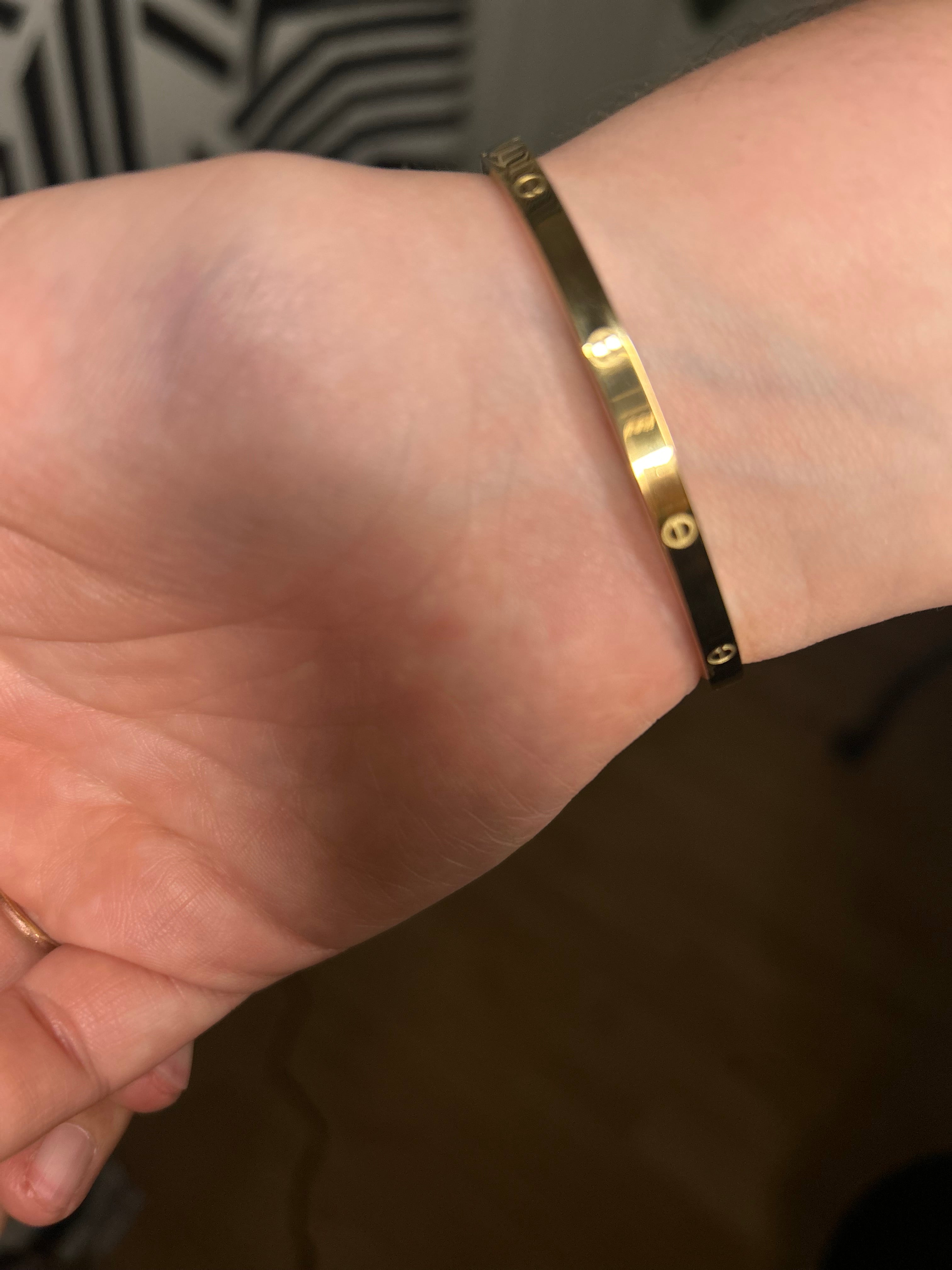 Pulsera rígida dorada