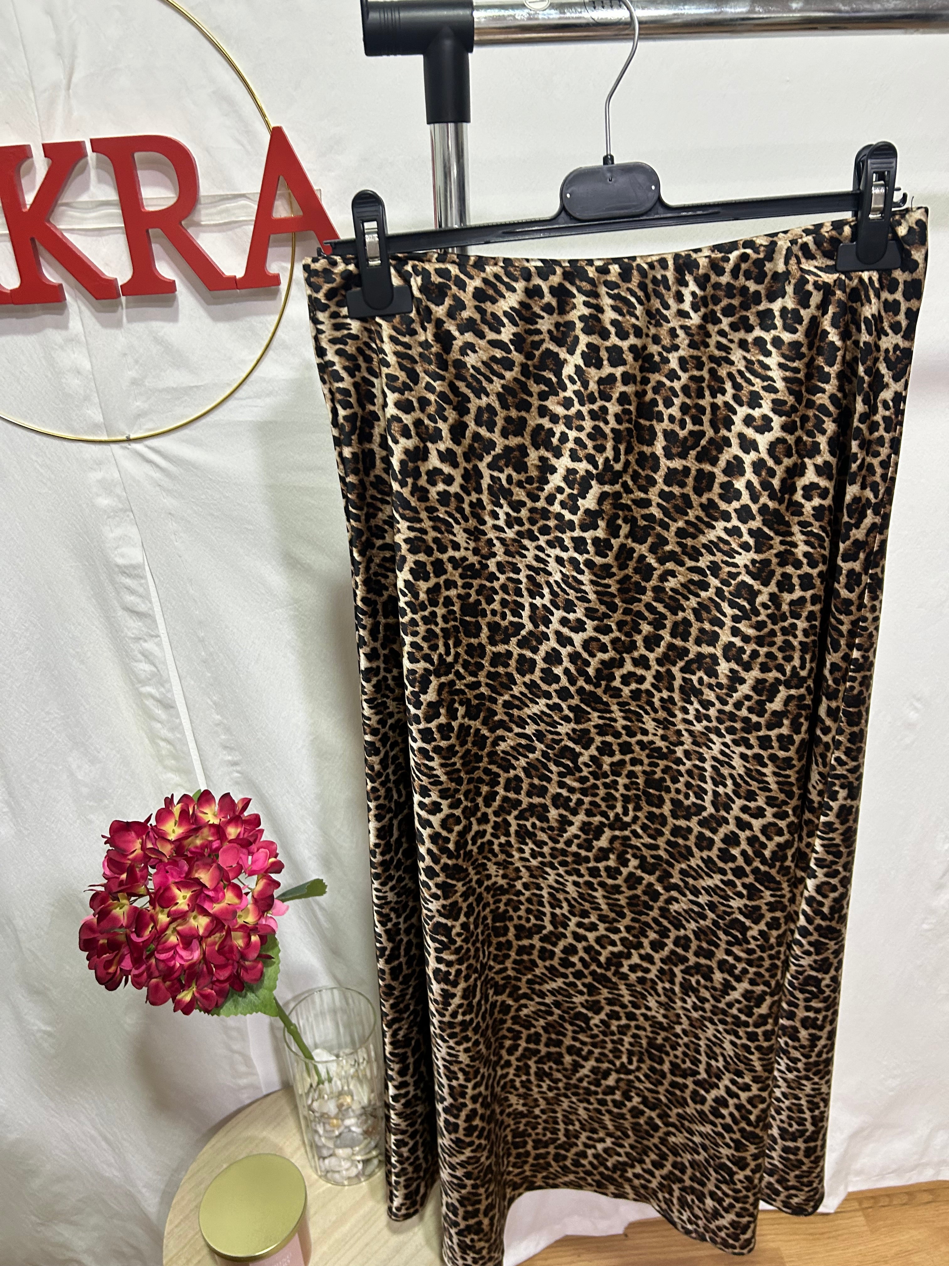 Falda satinada leopardo