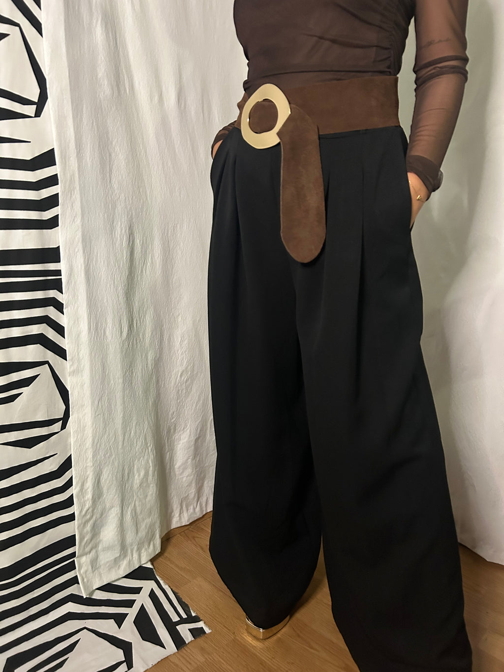 Pantalón pata ancha + cinturón