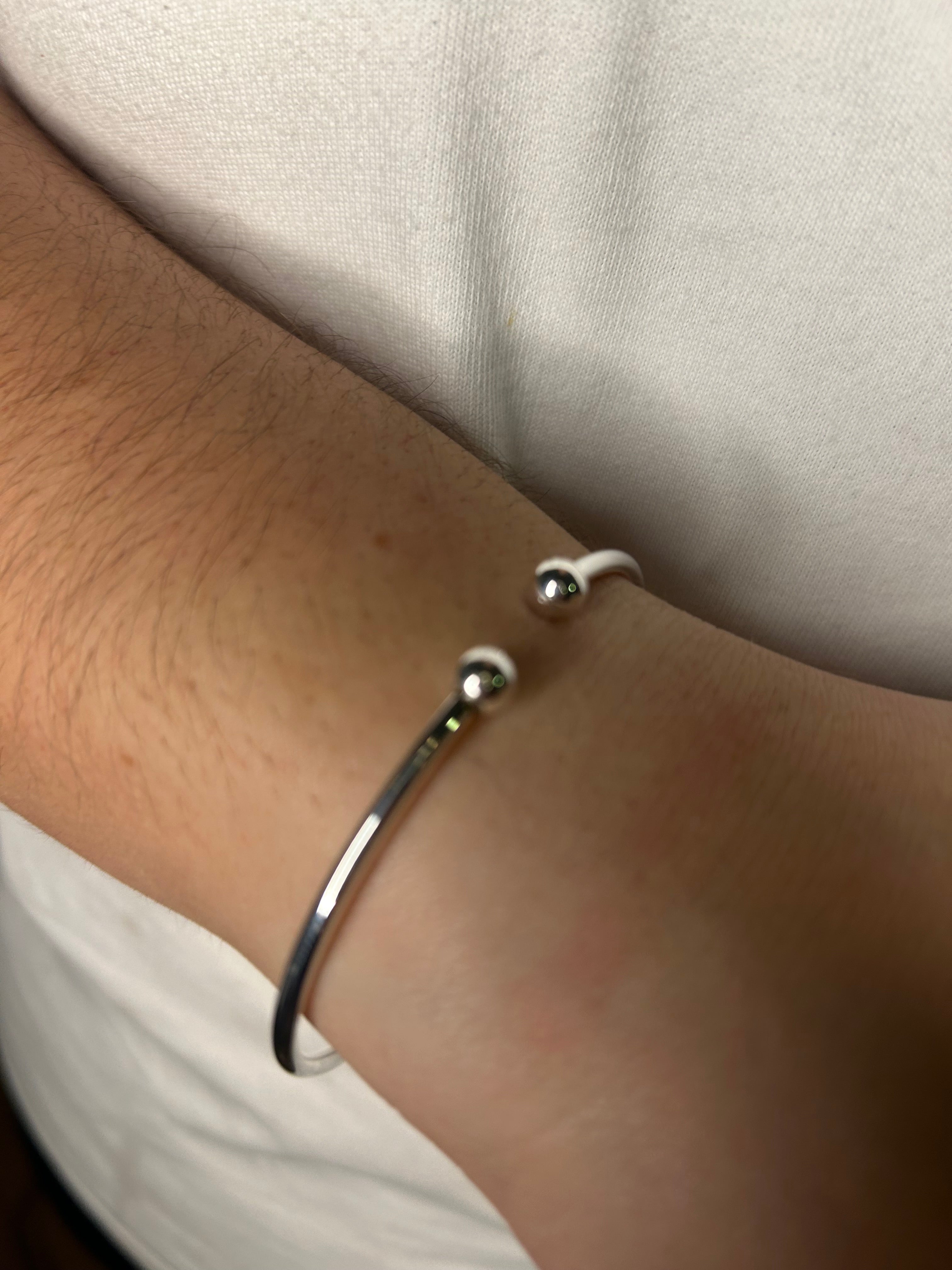 Pulsera rígida perlas