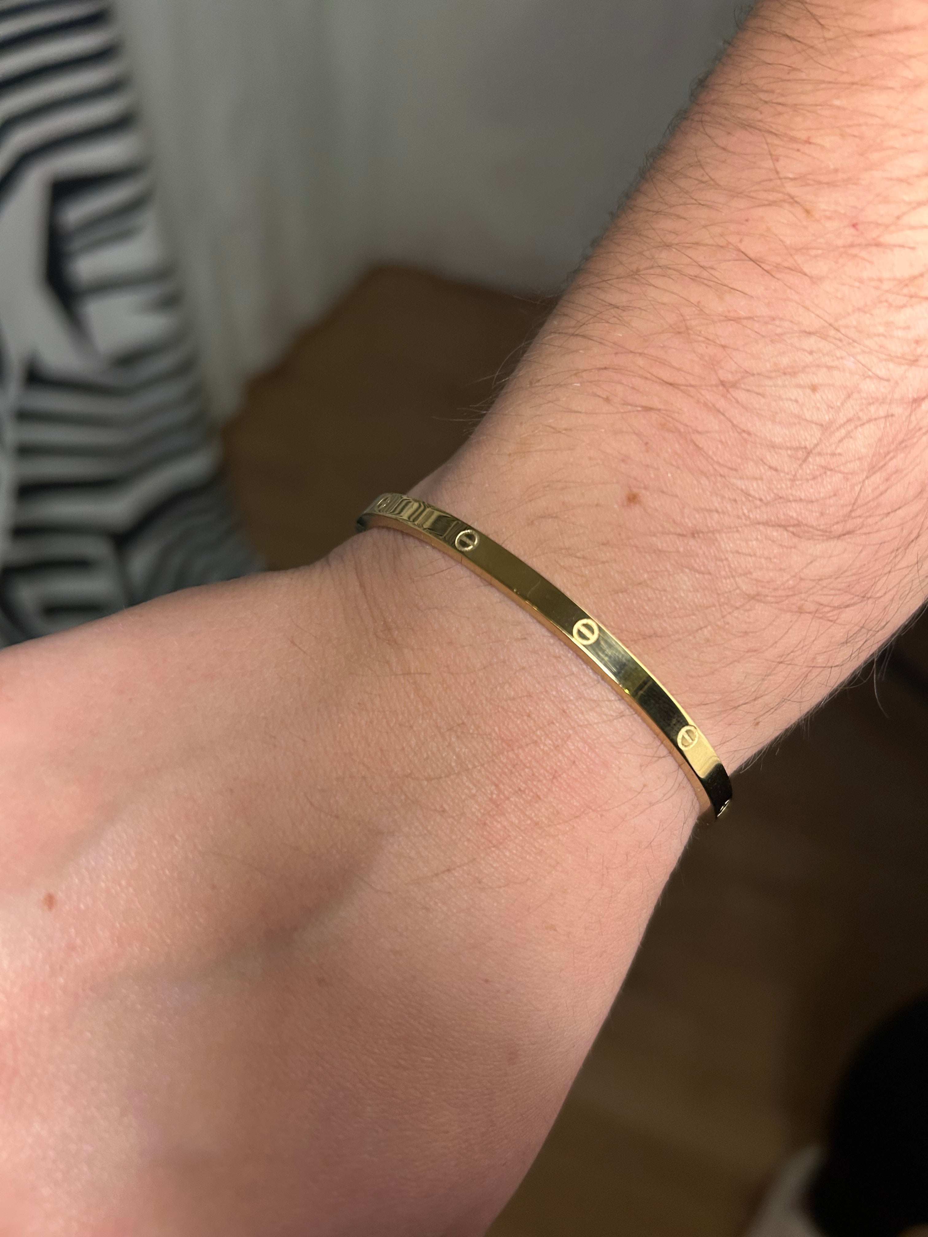 Pulsera rígida dorada