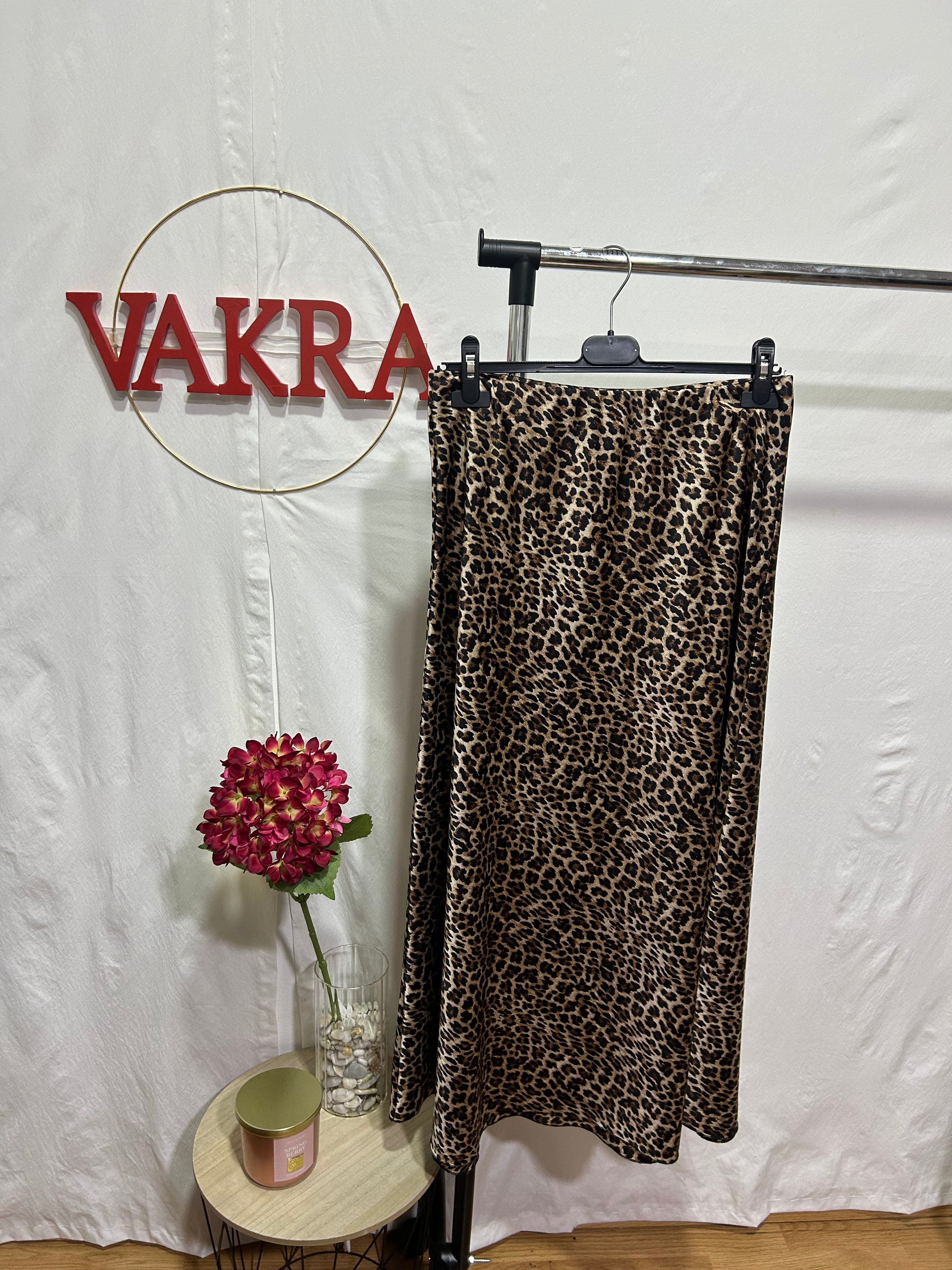 Falda satinada leopardo