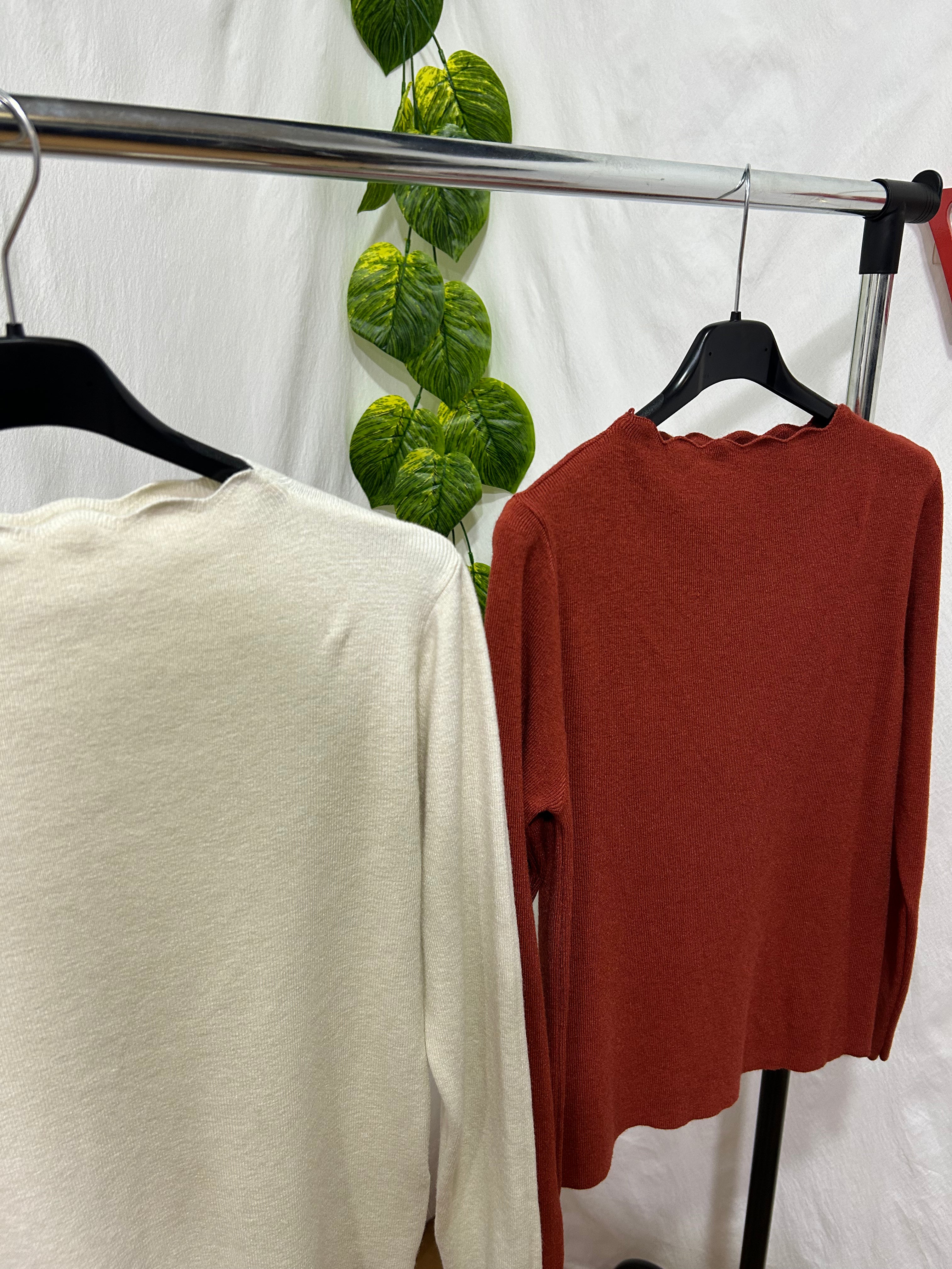 Jersey cuello ondulado